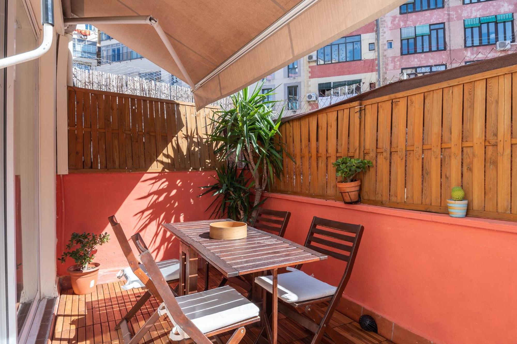 Spacious & Sunny Apt With Terrace In The City Center Barselona Dış mekan fotoğraf