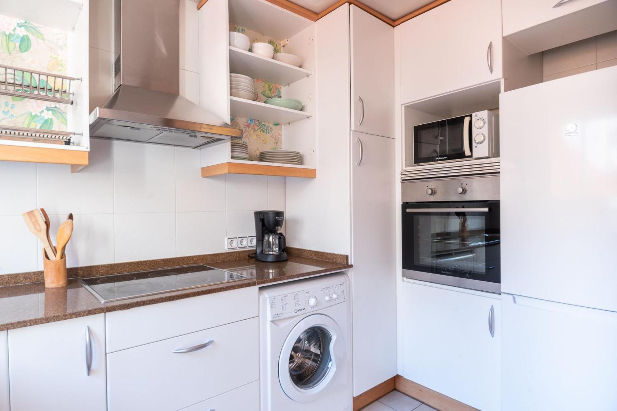 Spacious & Sunny Apt With Terrace In The City Center Barselona Dış mekan fotoğraf