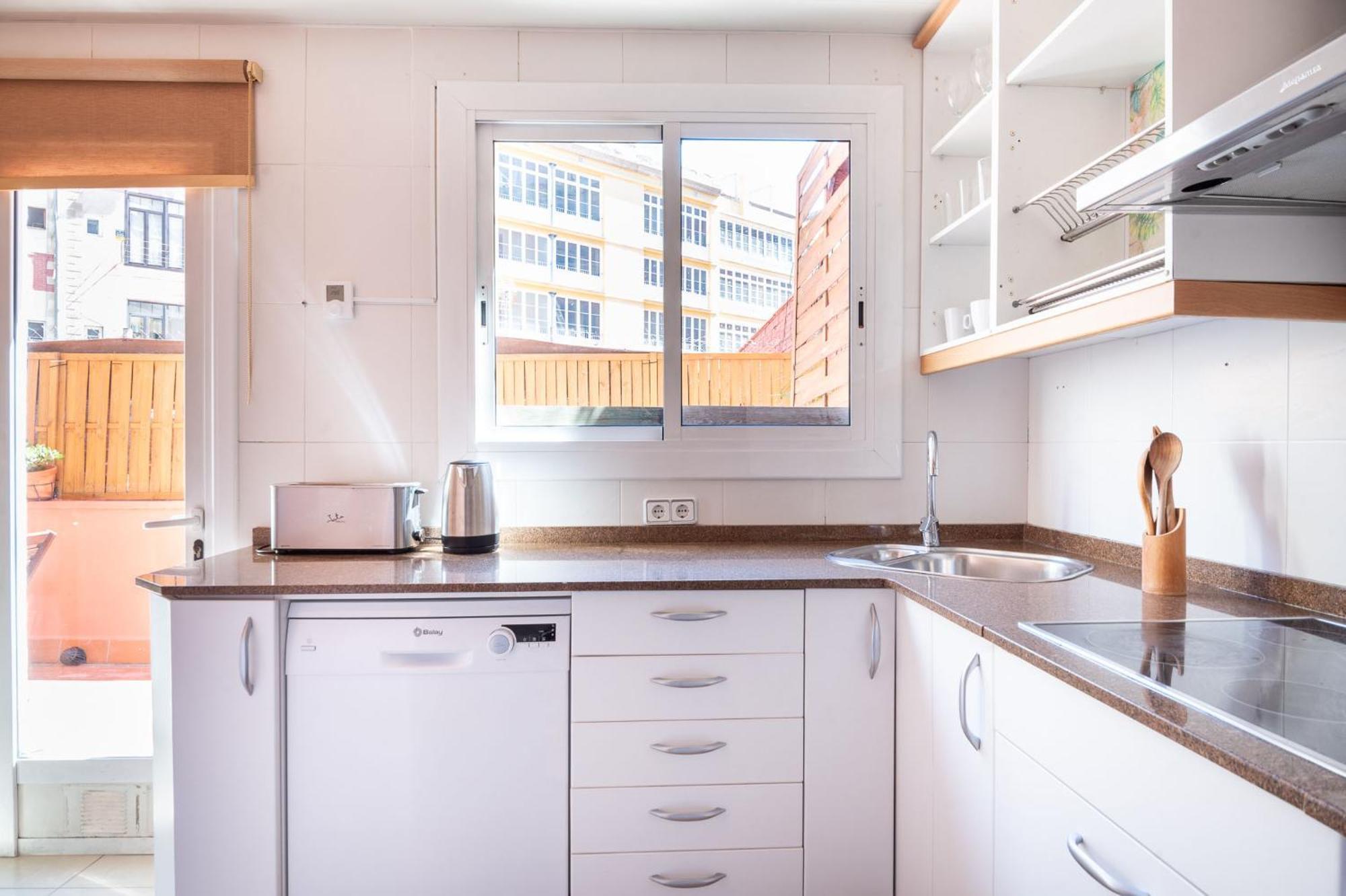 Spacious & Sunny Apt With Terrace In The City Center Barselona Dış mekan fotoğraf