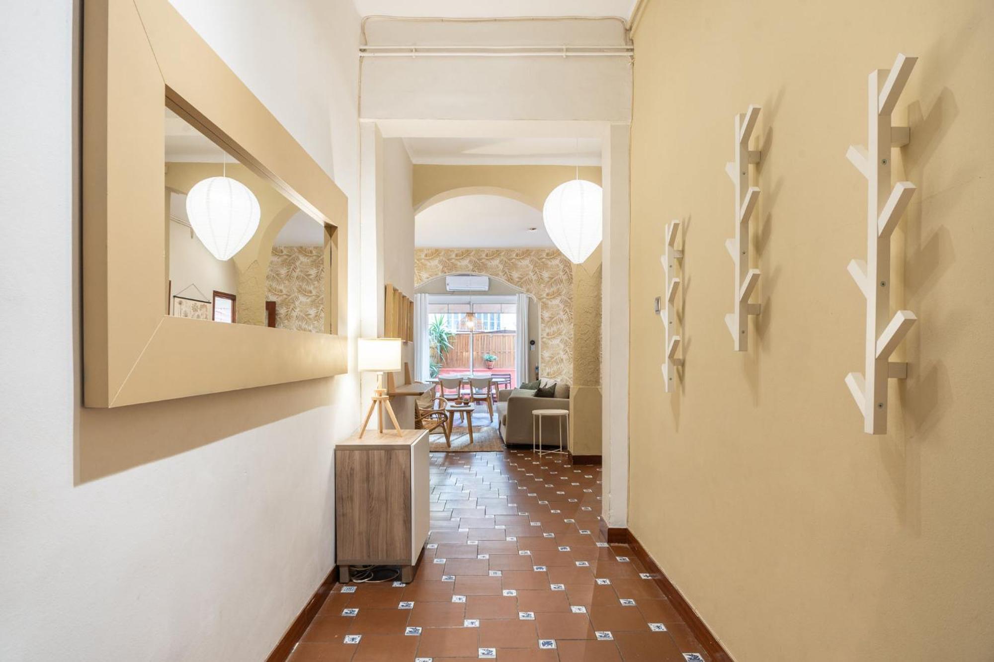 Spacious & Sunny Apt With Terrace In The City Center Barselona Dış mekan fotoğraf
