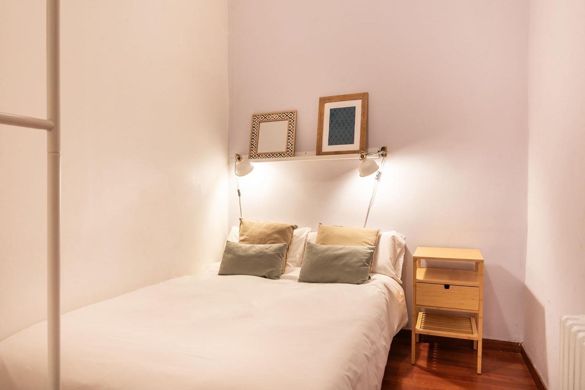 Spacious & Sunny Apt With Terrace In The City Center Barselona Dış mekan fotoğraf