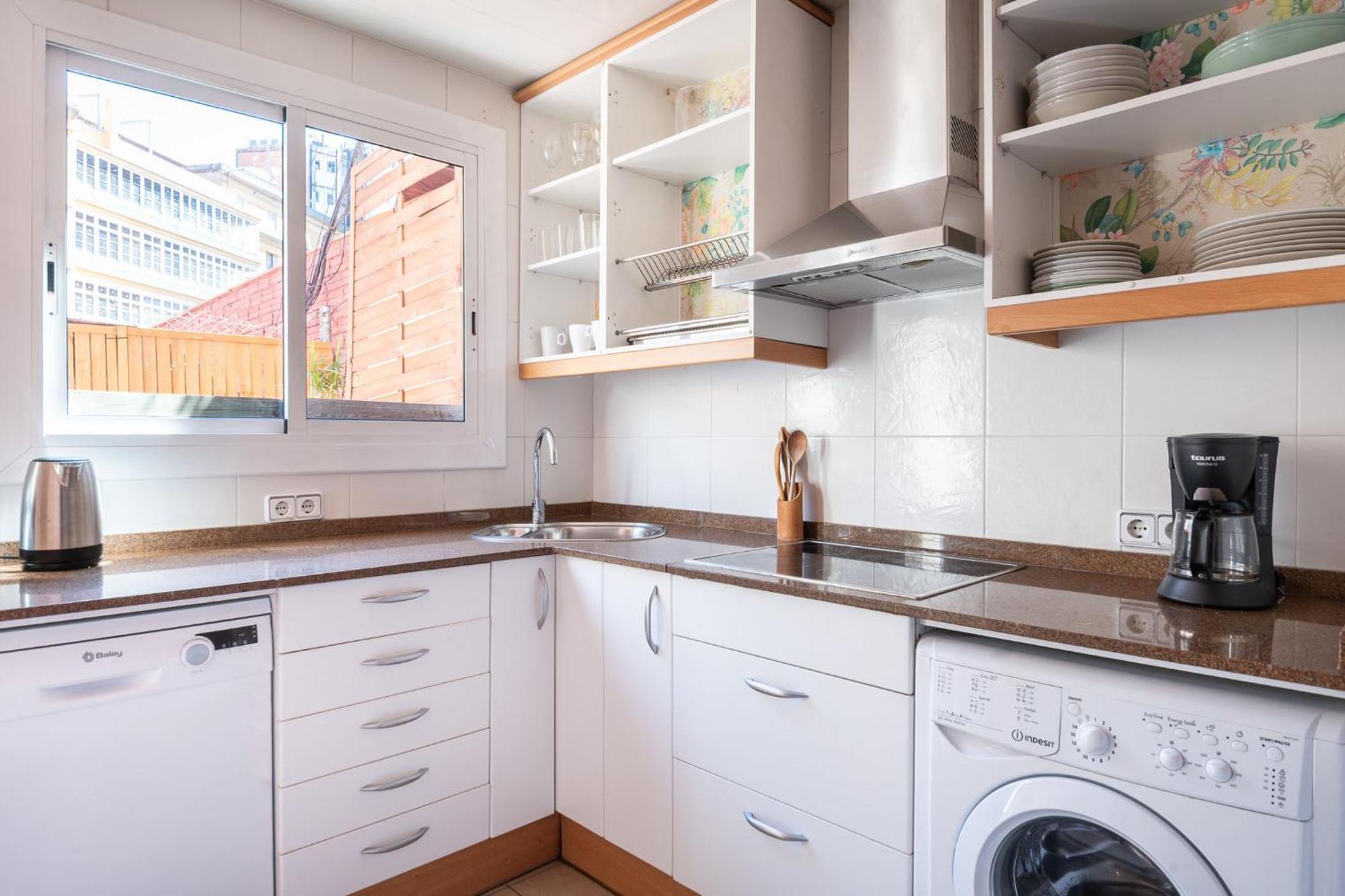 Spacious & Sunny Apt With Terrace In The City Center Barselona Dış mekan fotoğraf