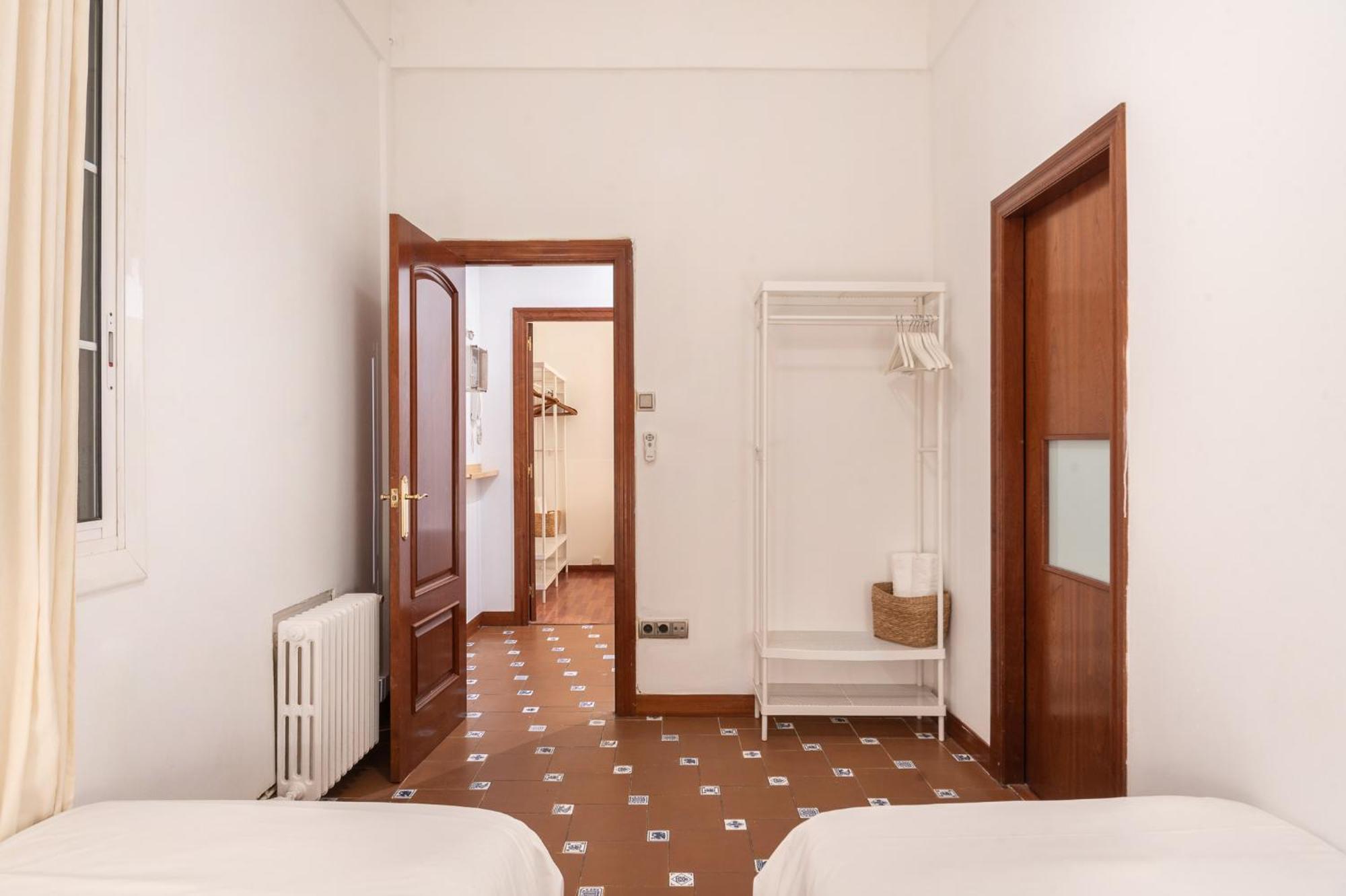 Spacious & Sunny Apt With Terrace In The City Center Barselona Dış mekan fotoğraf