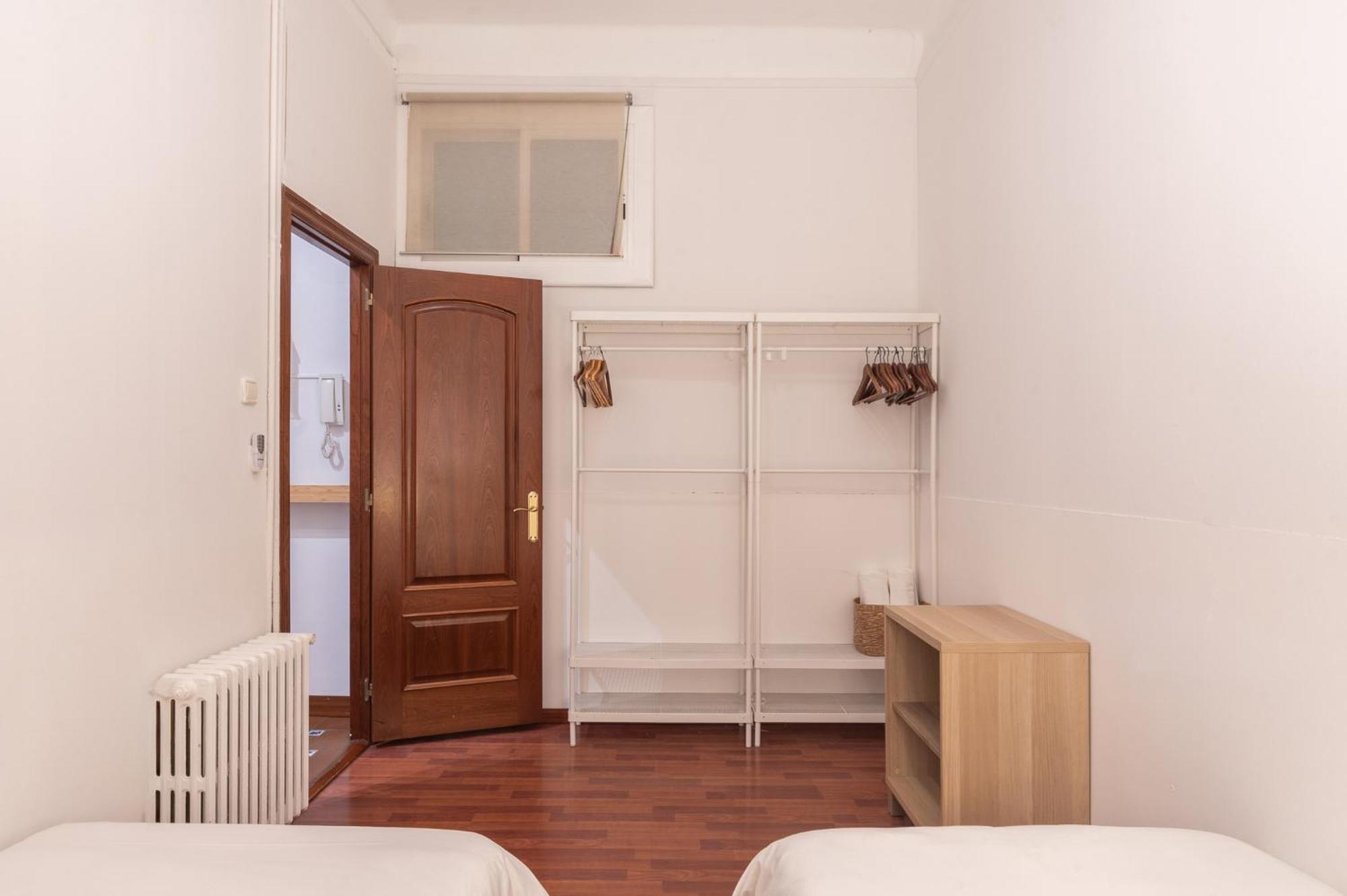 Spacious & Sunny Apt With Terrace In The City Center Barselona Dış mekan fotoğraf
